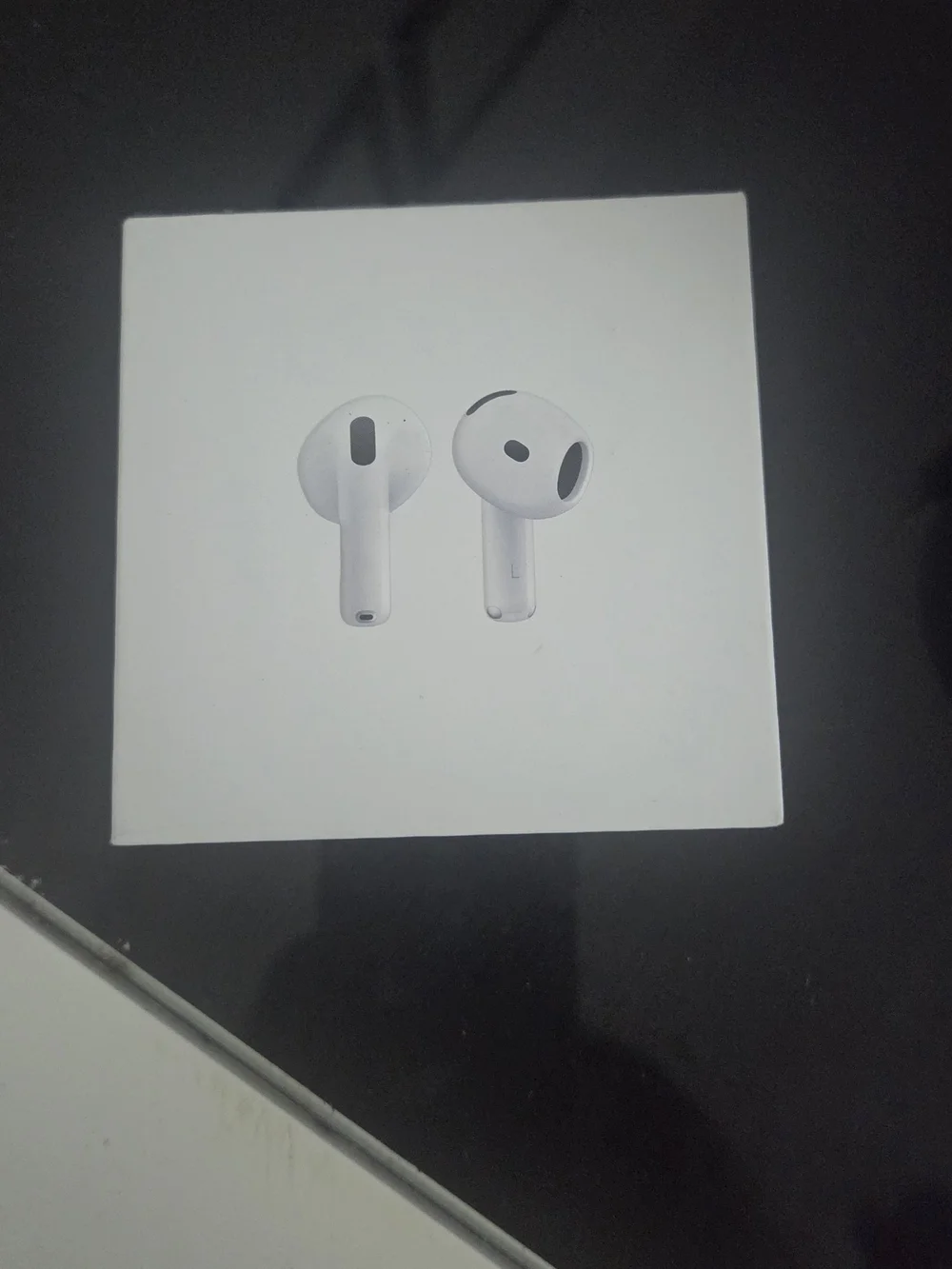 Apple White Wireless Earbuds with Charging Case - Airpods 4